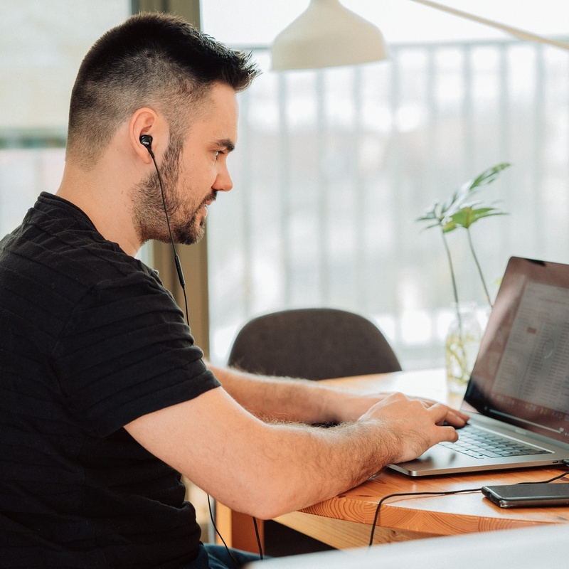 Bettering Your Business Long-Term — 5 Pros of Nearshore Outsourcing