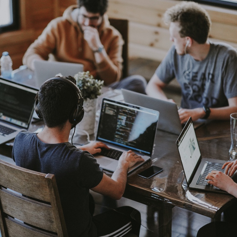 How to Choose the Right Software Company